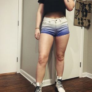 Cheeky ombré high-waisted shorts
